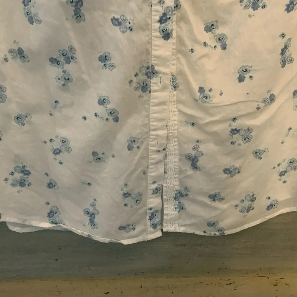Lane Bryant White 100% Cotton Blue Flower Button Down‎ Blouse 14/16 GC - Picture 4 of 10